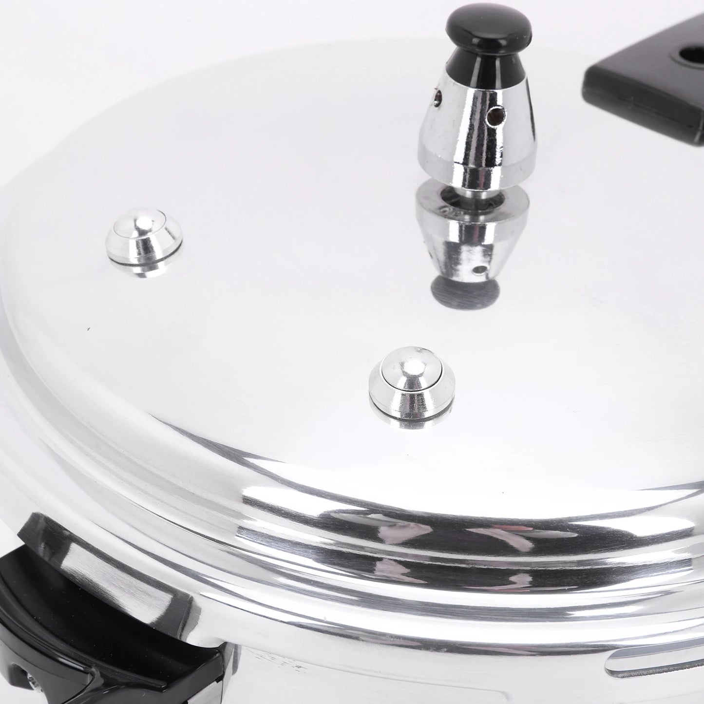 Aluminum Pressure Cooker with Steaming Plate